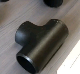 La tubería de acero recta del carbono Gr55 junta con te Wras inconsútil puro que cabe para el gasoil